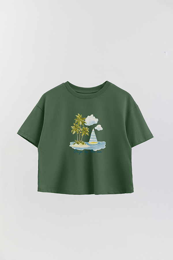 REMERA CROP ESTAMPADA COASTAL DAYS BY THE SEA