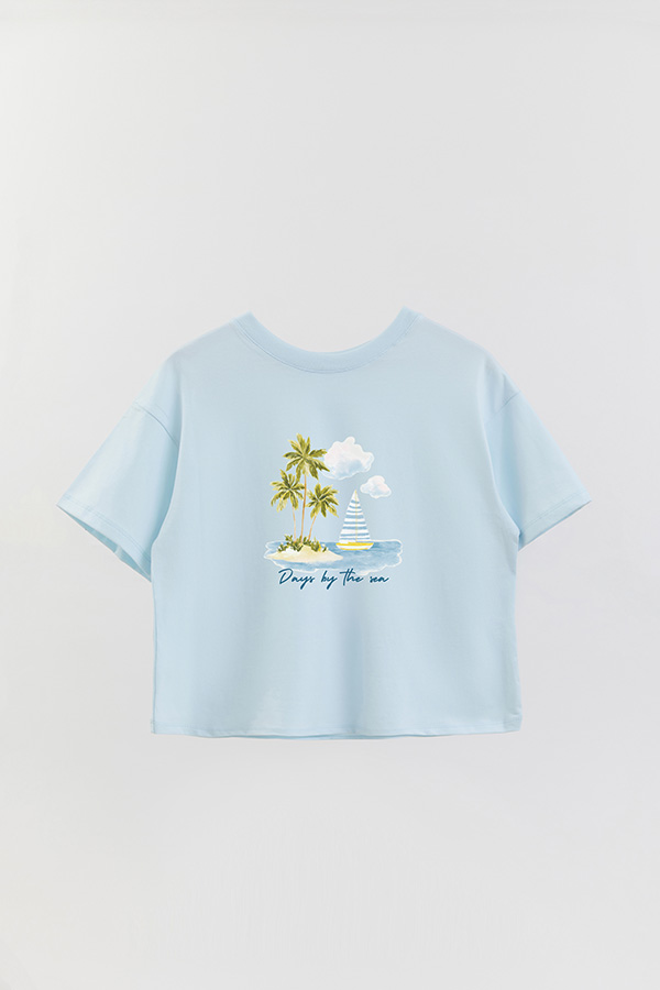 REMERA CROP ESTAMPADA COASTAL DAYS BY THE SEA