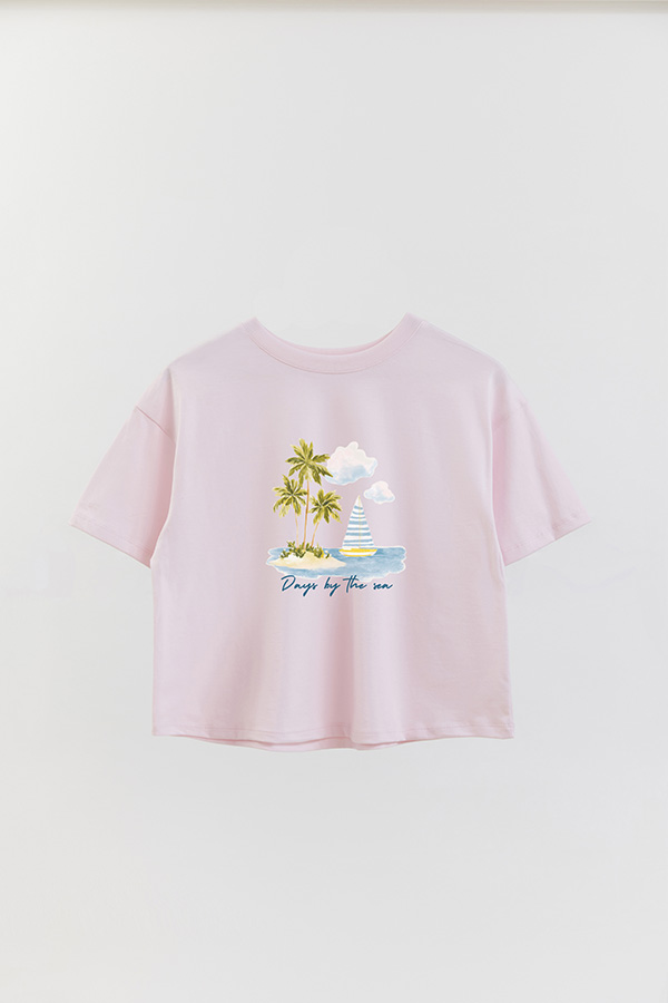 REMERA CROP ESTAMPADA COASTAL DAYS BY THE SEA
