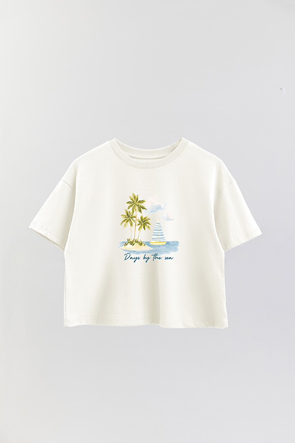 REMERA CROP ESTAMPADA COASTAL DAYS BY THE SEA