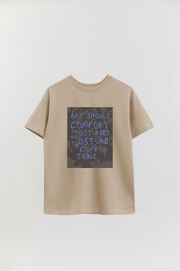 REMERA OVER ESTAMPADA ART SHOULD COMFORT
