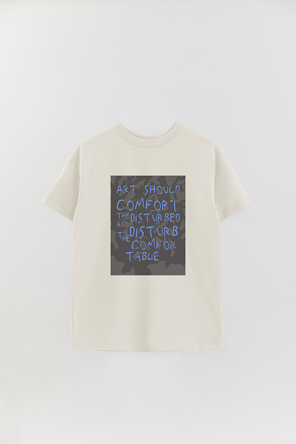 REMERA OVER ESTAMPADA ART SHOULD COMFORT