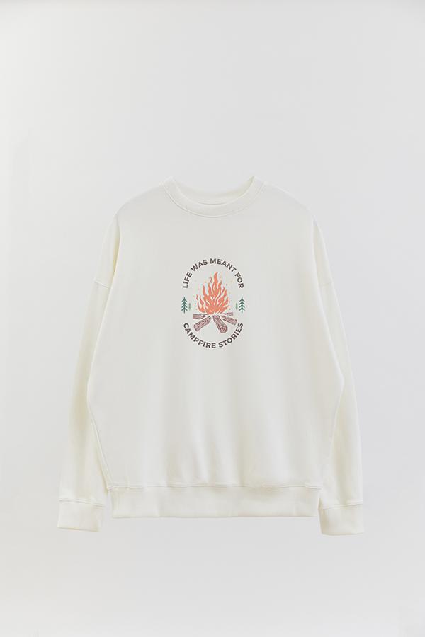 BUZO CREWNECK ESTAMPADO LIFE WAS MEANT FOR CAMPFIRE STORIES