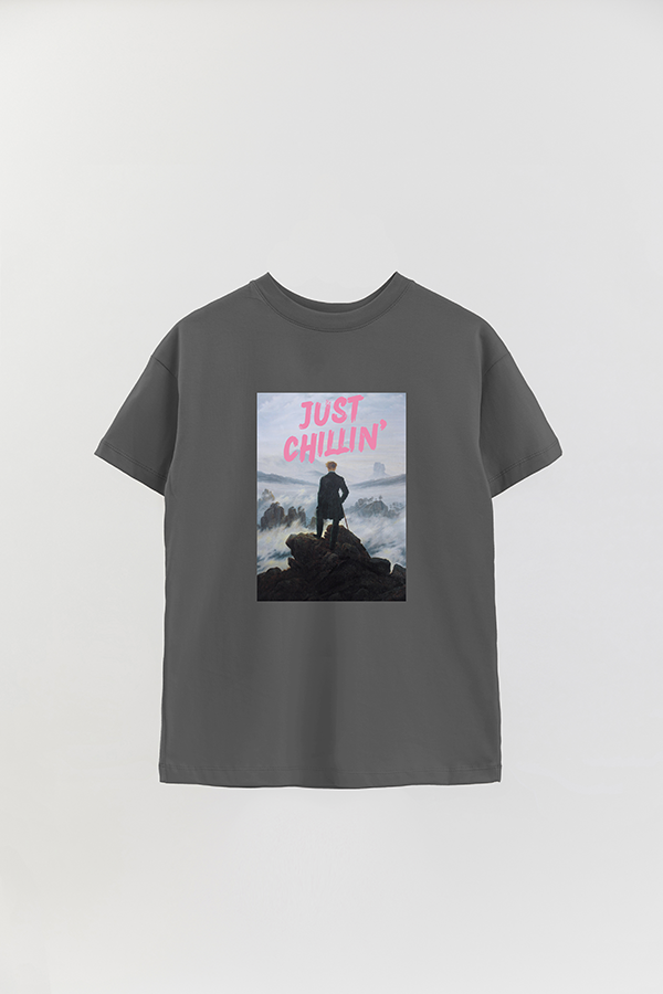 REMERA OVER ESTAMPADA ART COLLECTION 16 JUST CHILLIN