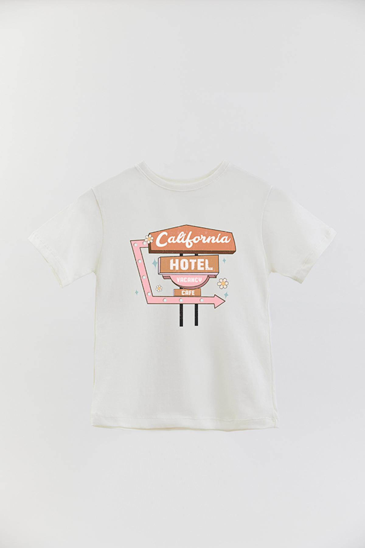REMERA BASIC GIRL RT CALIFORNIA HOTEL