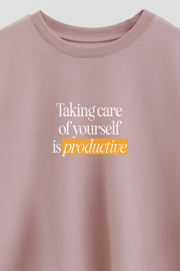 REMERA CROP ESTAMPADA TAKING CARE OF YOURSELF