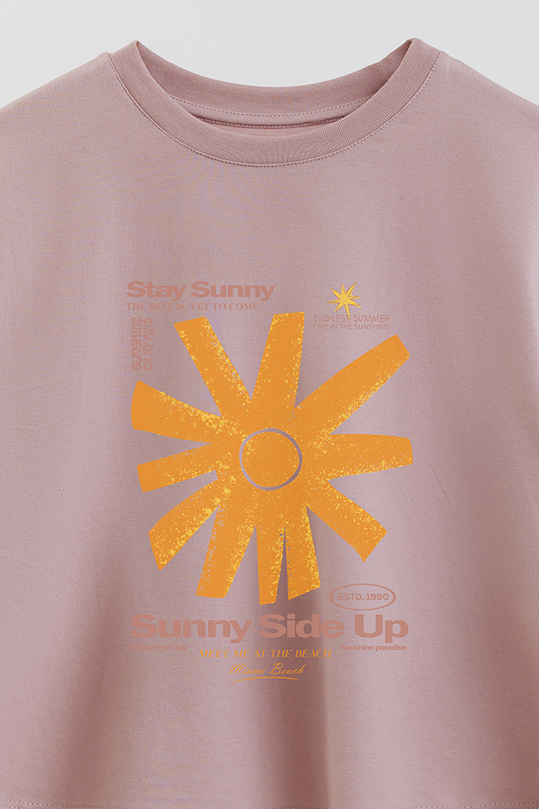 REMERA CROP ESTAMPADA SUNNY SIDE UP 1990