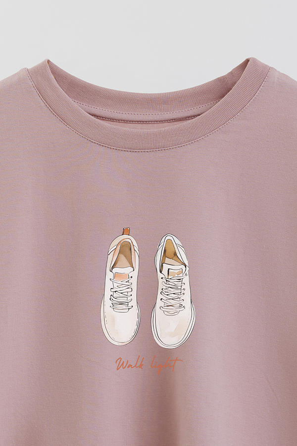 REMERA CROP ESTAMPADA COASTAL WALK LIGHT