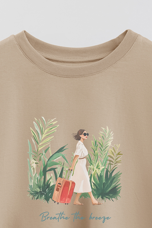 REMERA CROP ESTAMPADA COASTAL BREATHE THE BREEZE