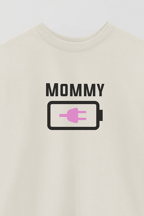 REMERA OVER ESTAMPADA DDP BATTERY MOMMY