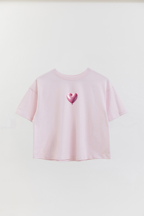 REMERA CROP ESTAMPADA PINK HEART CANDY HEART CHARM