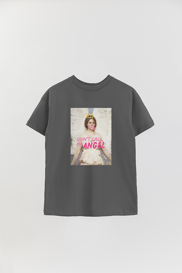 REMERA OVER ESTAMPADA ART COLLECTION 59 DON'T CALL ME ANGEL