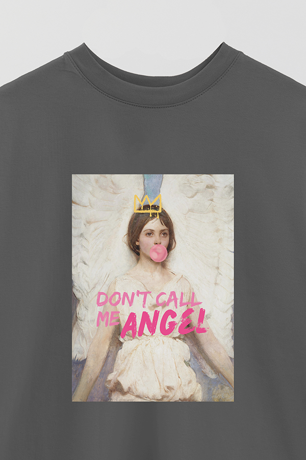 REMERA OVER ESTAMPADA ART COLLECTION 59 DON'T CALL ME ANGEL