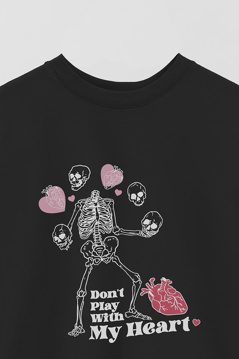 REMERA OVER ESTAMPADA SKT DON'T PLAY WITH MY HEART