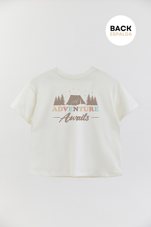 REMERA BOY OVER RETRO ADVENTURE AWAITS
