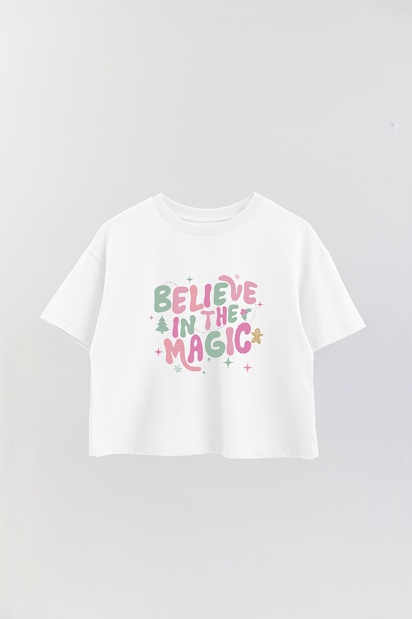 REMERA CROP BELIEVE IN THE MAGIC