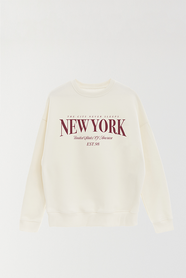 BUZO CREWNECK ESTAMPADO VARSITY NEW YORK NEVER SLEEPS
