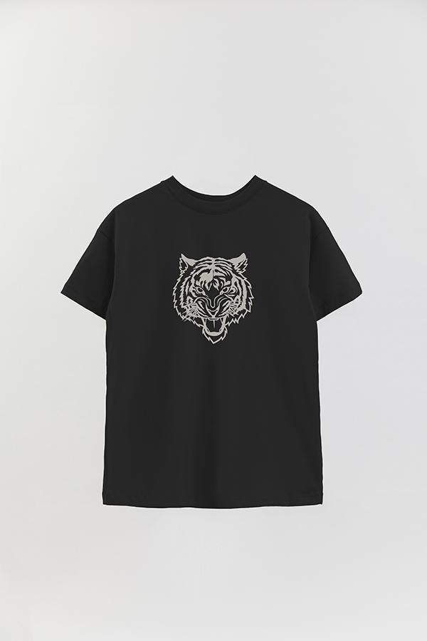 REMERA OVER ESTAMPADA TGR ROAR