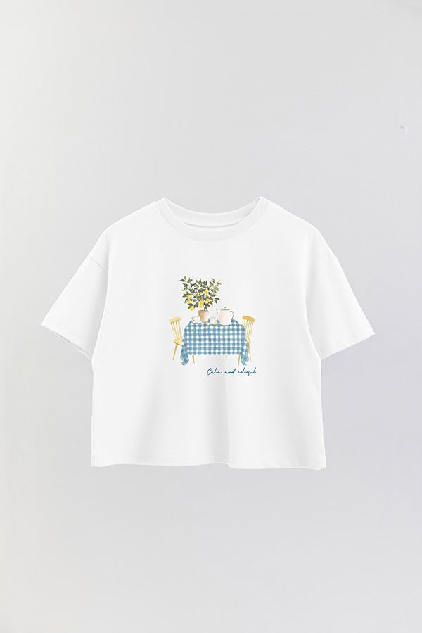 REMERA CROP ESTAMPADA COASTAL CALM AND COLORFUL