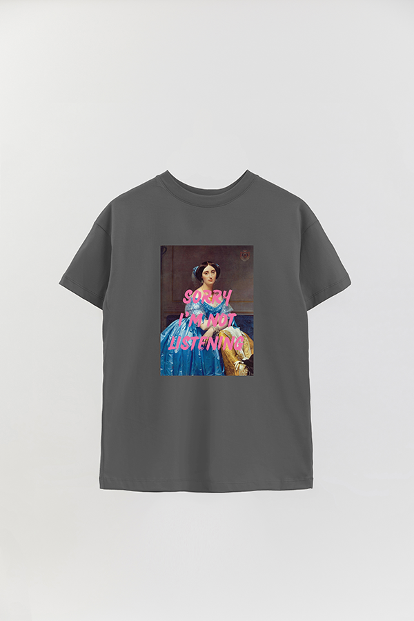 REMERA OVER ESTAMPADA ART COLLECTION 58 SORRY I'M NOT LISTENING