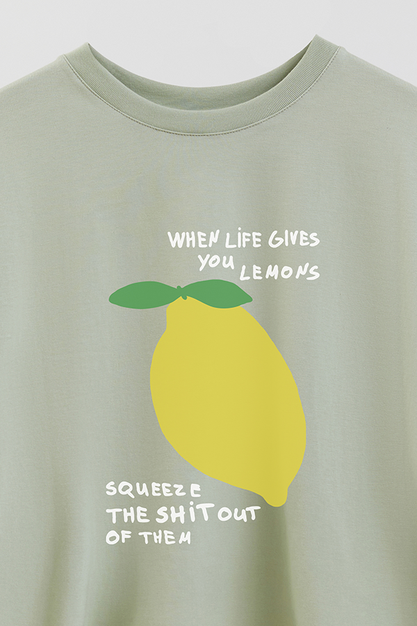 REMERA CROP ESTAMPADA ITALY SQUEEZE THE SHIT OUT