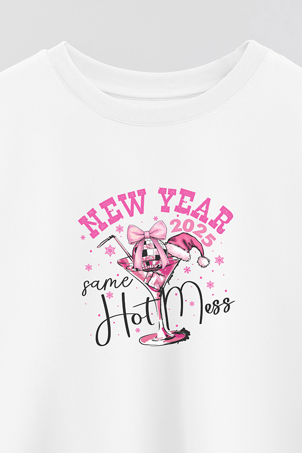 REMERA CROP ESTAMPADA NEW YEAR HOT MESS