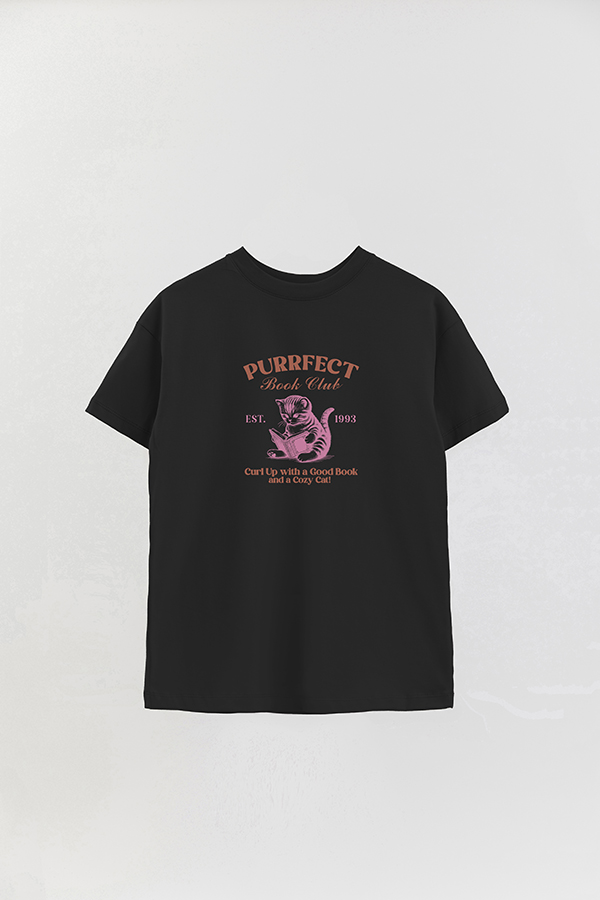 REMERA OVER ESTAMPADA CAT GOOD BOOK