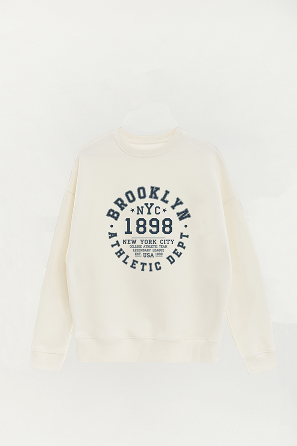BUZO CREWNECK ESTAMPADO VARSITY BROOKLYN  1898