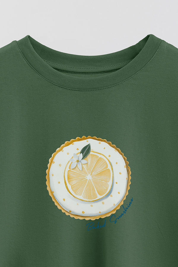 REMERA CROP ESTAMPADA COASTAL BAKED SUNSHINE