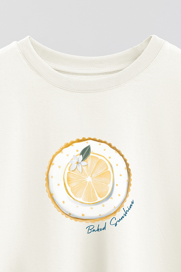 REMERA CROP ESTAMPADA COASTAL BAKED SUNSHINE
