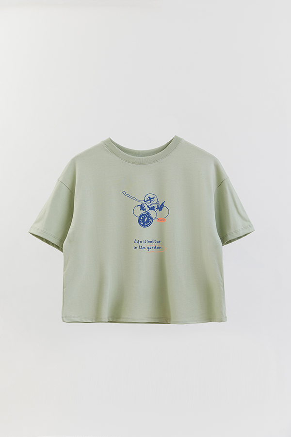 REMERA CROP ESTAMPADA HARVEST LIFE IS BETTER IN THE GARDEN
