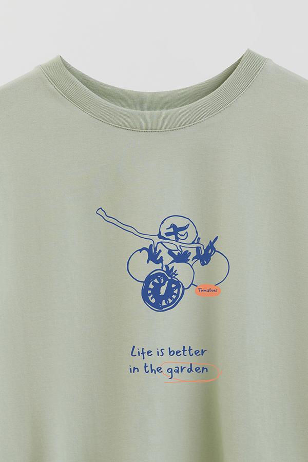 REMERA CROP ESTAMPADA HARVEST LIFE IS BETTER IN THE GARDEN