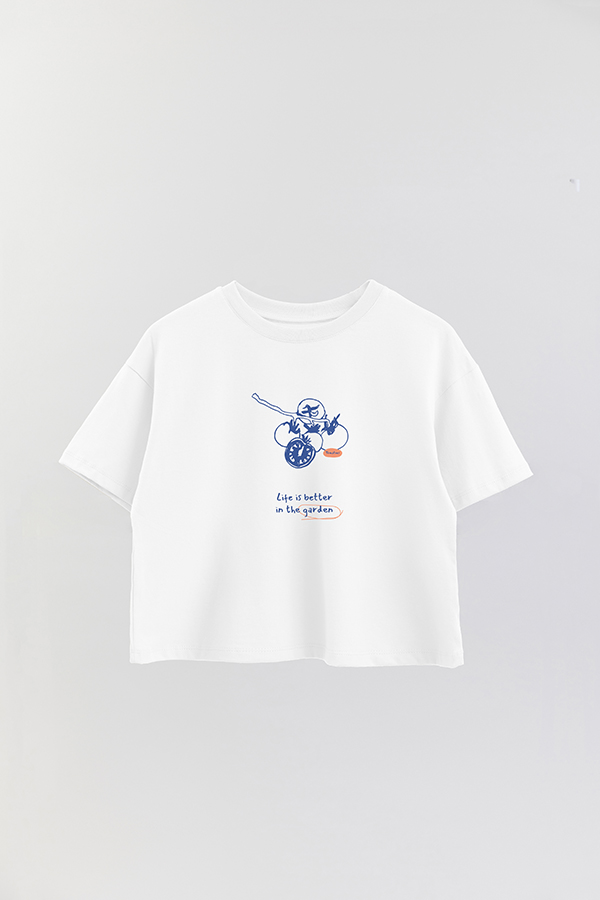 REMERA CROP ESTAMPADA HARVEST LIFE IS BETTER IN THE GARDEN