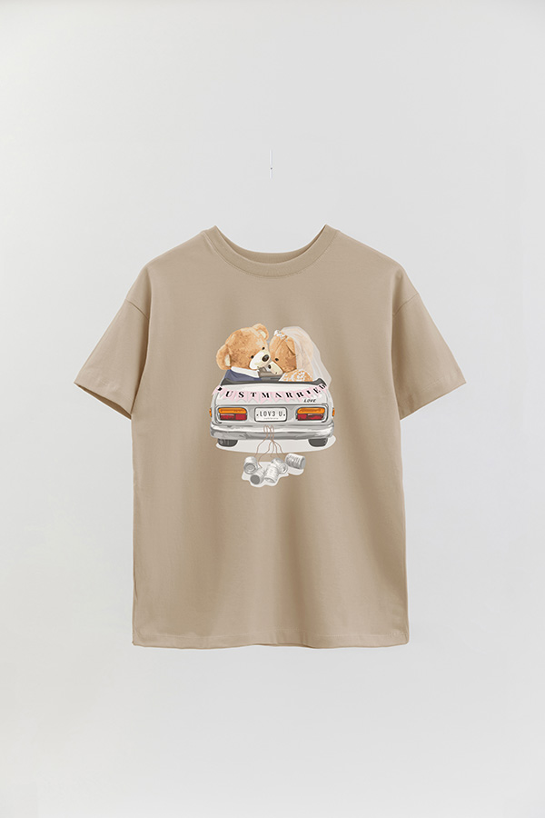 REMERA OVER ESTAMPADA UNISEX TEDDY JUST MARRIED