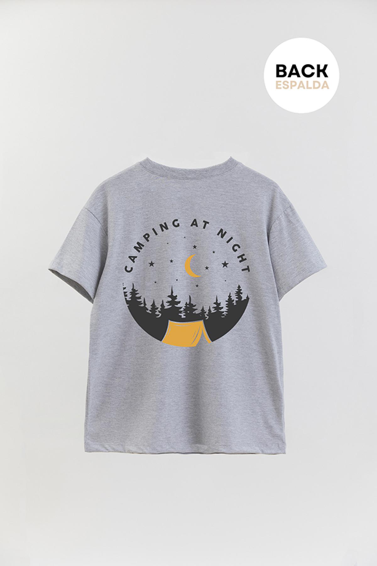 REMERA OVER ESTAMPADA ADV CAMPING AT NIGHT