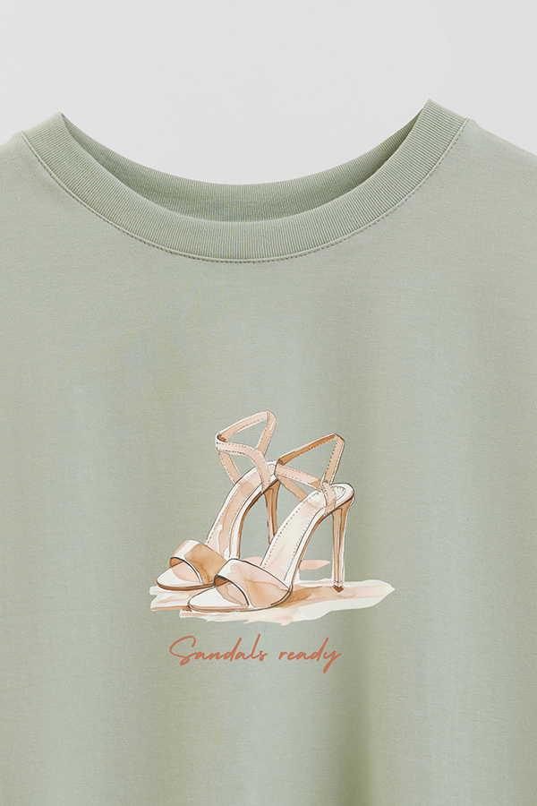 REMERA CROP ESTAMPADA COASTAL SANDALS READY