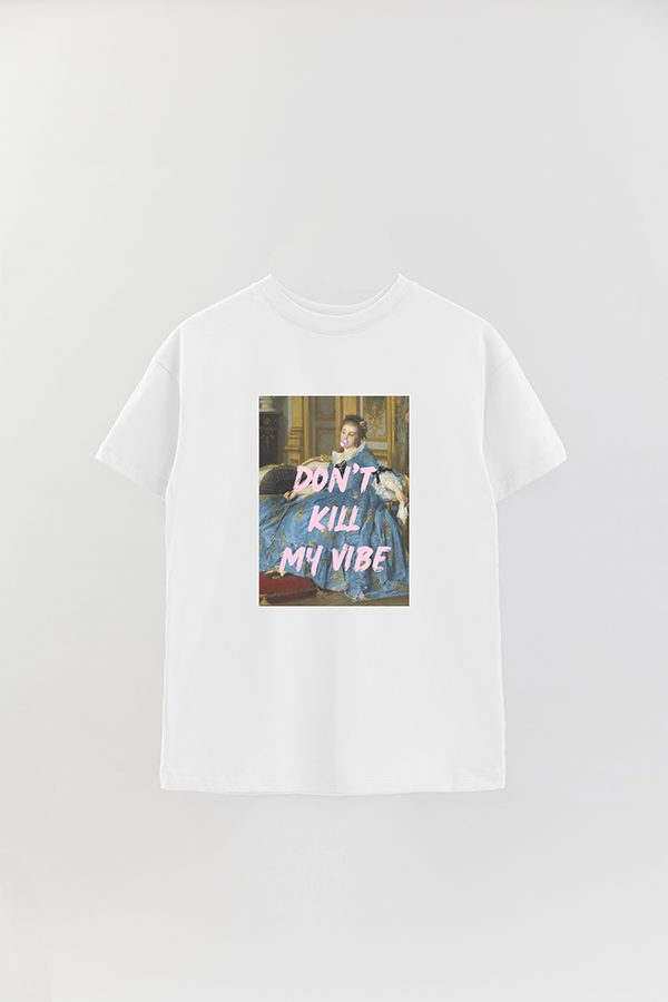 REMERA OVER ESTAMPADA ART COLLECTION 43 DON'T KILL MY VIBE