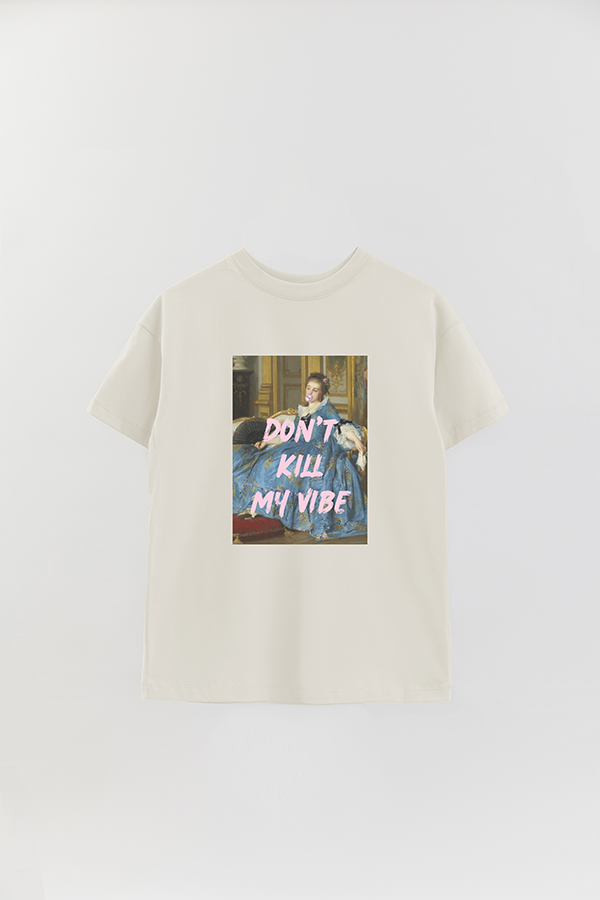 REMERA OVER ESTAMPADA ART COLLECTION 43 DON'T KILL MY VIBE