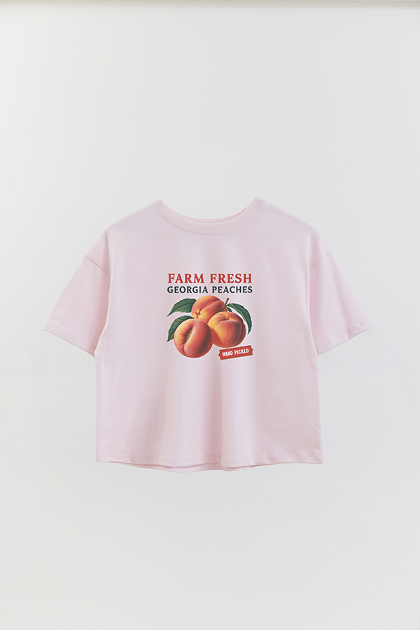 REMERA CROP ESTAMPADA HARVEST FARM FRESH GEORGIA PEACHES