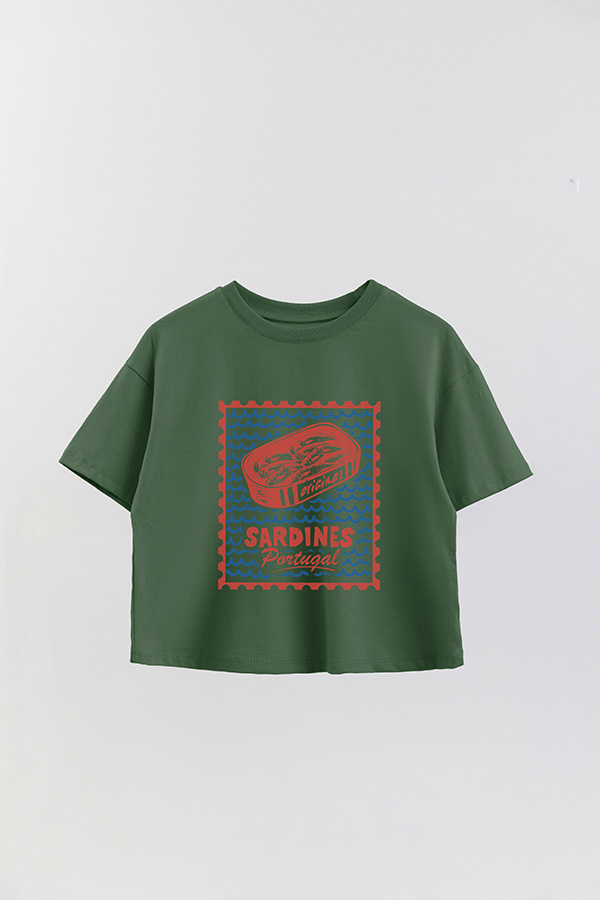 REMERA CROP ESTAMPADA SARDINES PORTUGAL