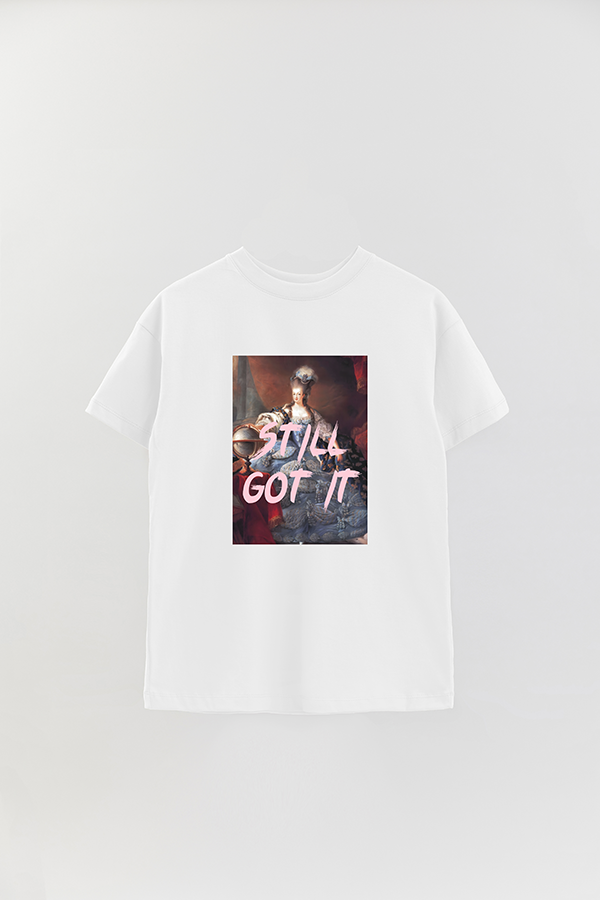 REMERA OVER ESTAMPADA ART COLLECTION 96 STILL GOT IT