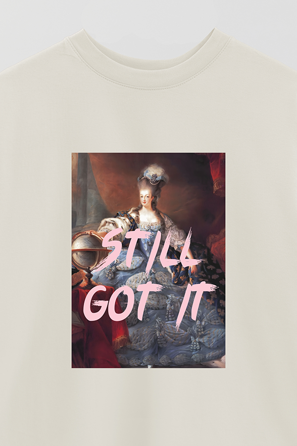 REMERA OVER ESTAMPADA ART COLLECTION 96 STILL GOT IT