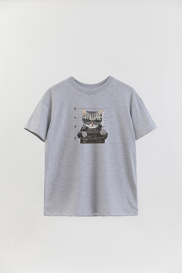 REMERA OVER ESTAMPADA CAT POLICE DEPT