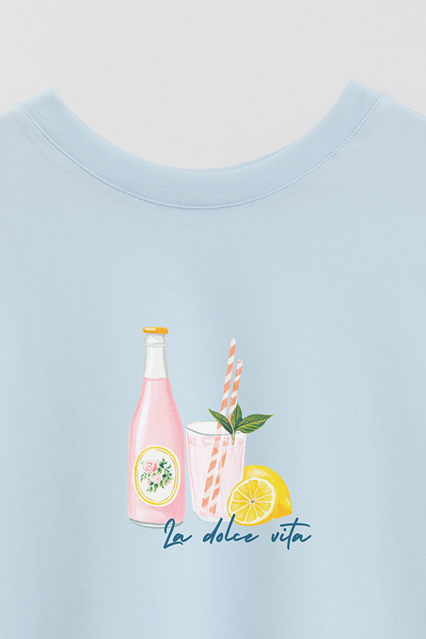REMERA CROP ESTAMPADA COASTAL LA DOLCE VITA