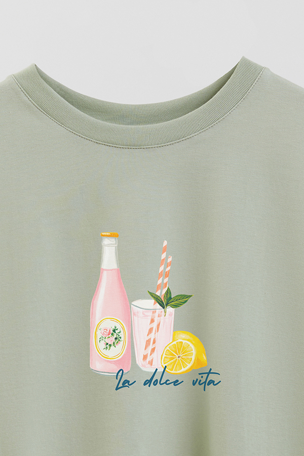 REMERA CROP ESTAMPADA COASTAL LA DOLCE VITA