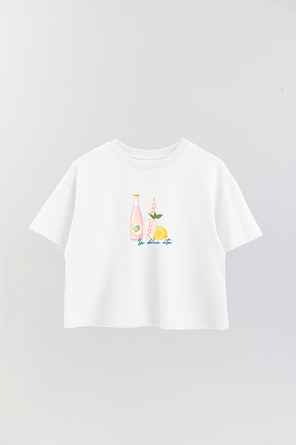 REMERA CROP ESTAMPADA COASTAL LA DOLCE VITA