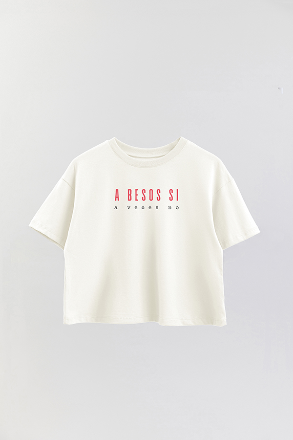 REMERA CROP ESTAMPADA RED BESOS