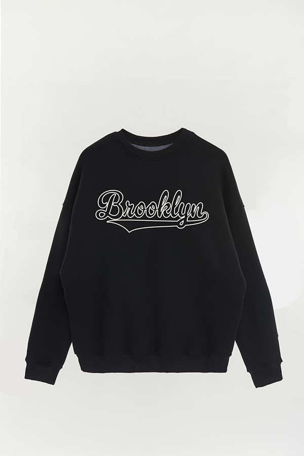 BUZO CREWNECK ESTAMPADO VARSITY BROOKLYN