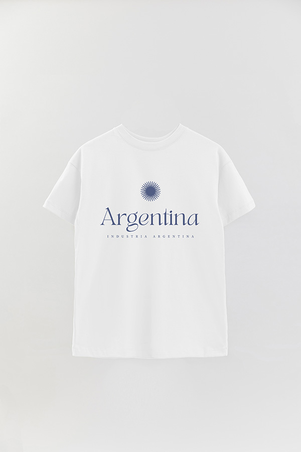 REMERA OVER ESTAMPADA ARG INDUSTRIA ARGENTINA