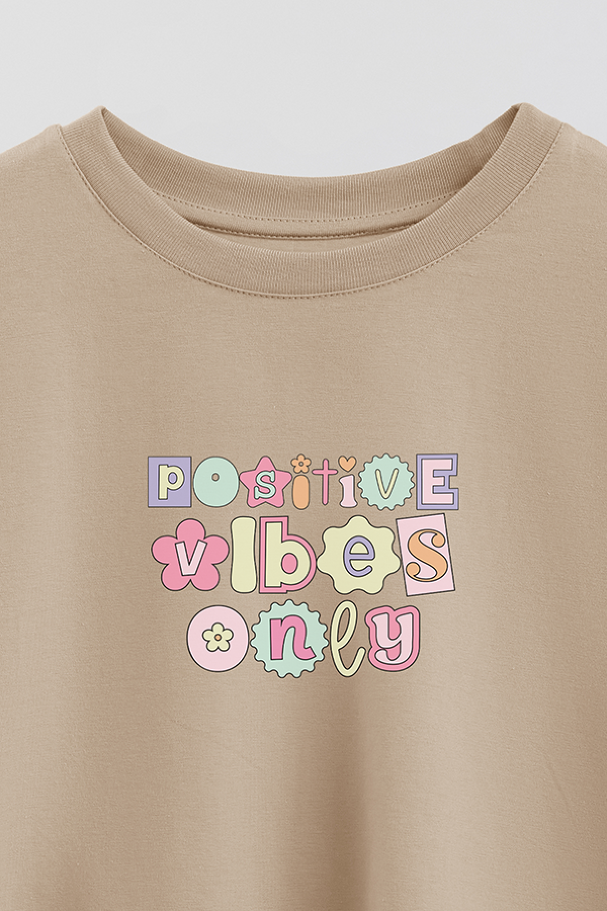 REMERA CROP ESTAMPADA CV4 POSITIVE VIBES ONLY
